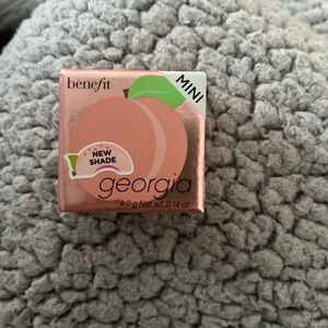 Mini Benefit Blush in shade Georgia